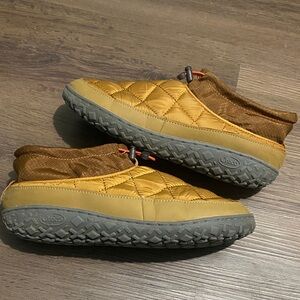 Chaco Women’s Ramble Puff Cinch Shoes size 8.5